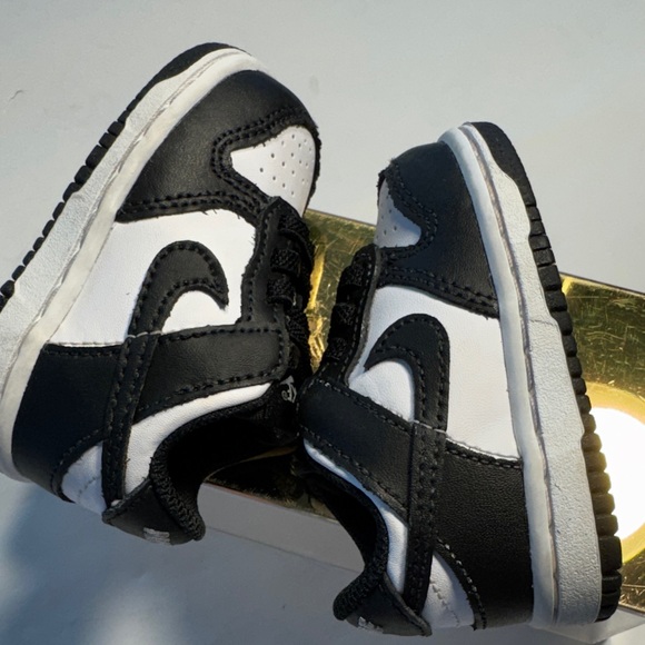 Nike Kids Black and White Sneakers 3C - Picture 5 of 11